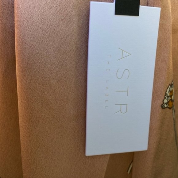 ASTR The Label Fiona Satin Wrap Dress Size XS NWT - Picture 4 of 6